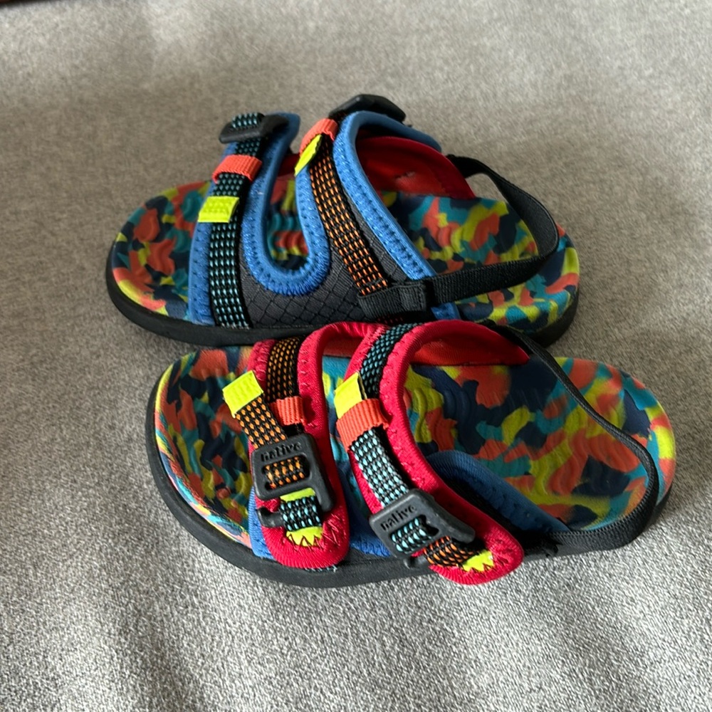Native Shoes Slide On Sz 6 EUC